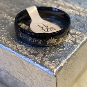 Her King Ring - NWOT